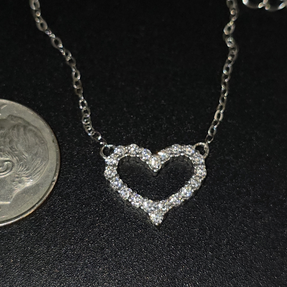 ✨ Moissanite Open Heart Necklace – S925 Sterling Silver (18”) - Picture 3 of 4